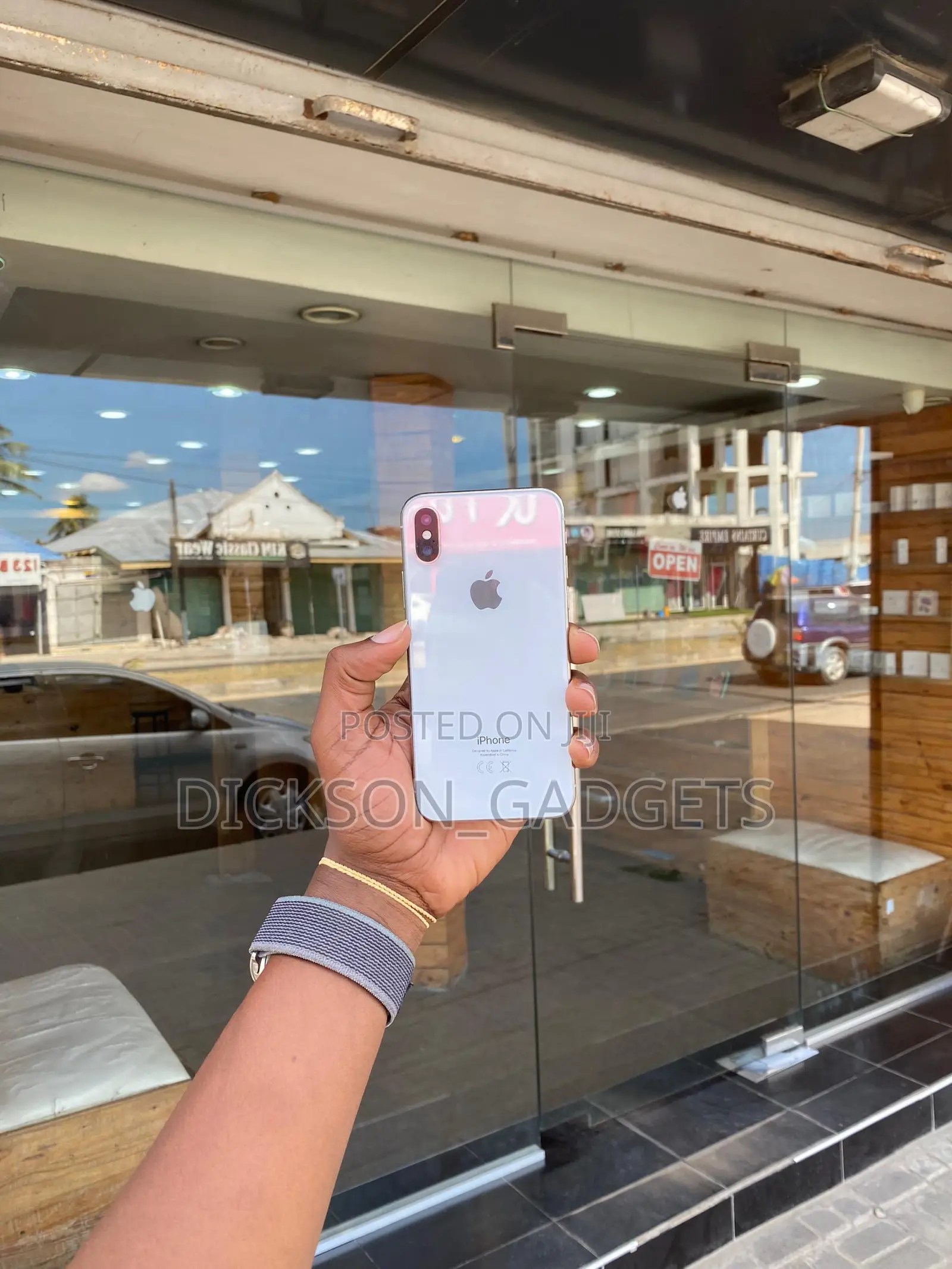 Apple iPhone X 64 GB White