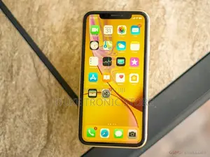 New Apple iPhone XR 128 GB Yellow