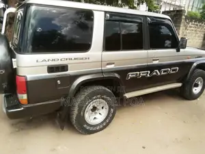 Toyota Land Cruiser Prado 2006 Gray