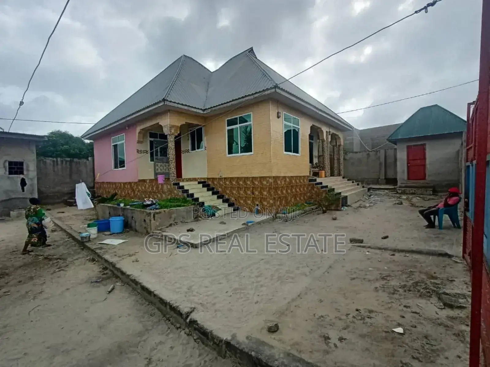 4bdrm House in Vikundu, Temeke for sale