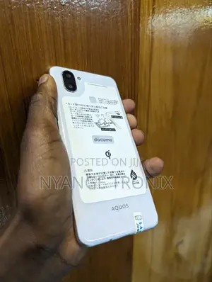 Sharp Aquos R3 128 GB White