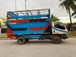 Mitsubishi Canter Ya Mizigo Inauzwa