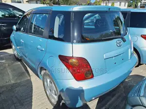 Toyota IST 2003 Blue