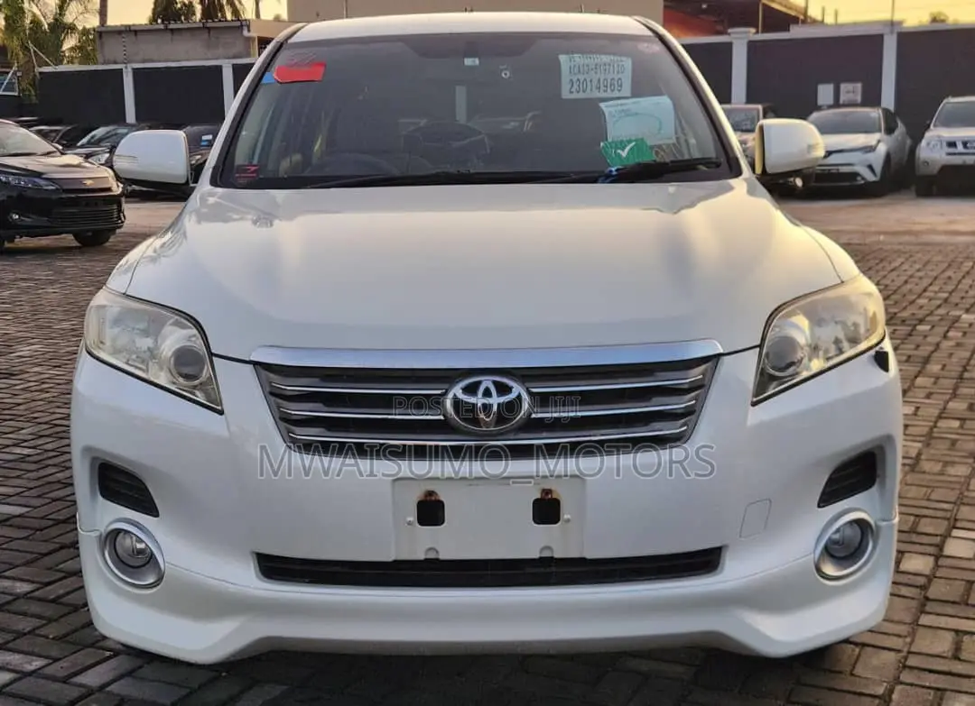 Toyota Vanguard 2009 White