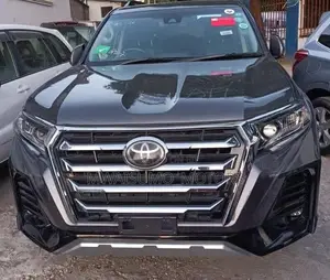 Toyota Land Cruiser Prado 2017 Gray