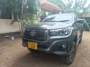 Toyota Hilux 2017 Gray