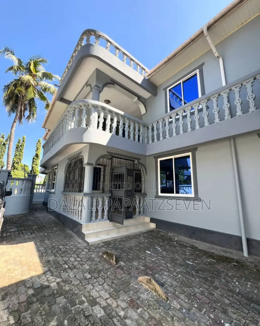 3bdrm Apartment in Dalalipapaatzseven, Kinondoni for rent
