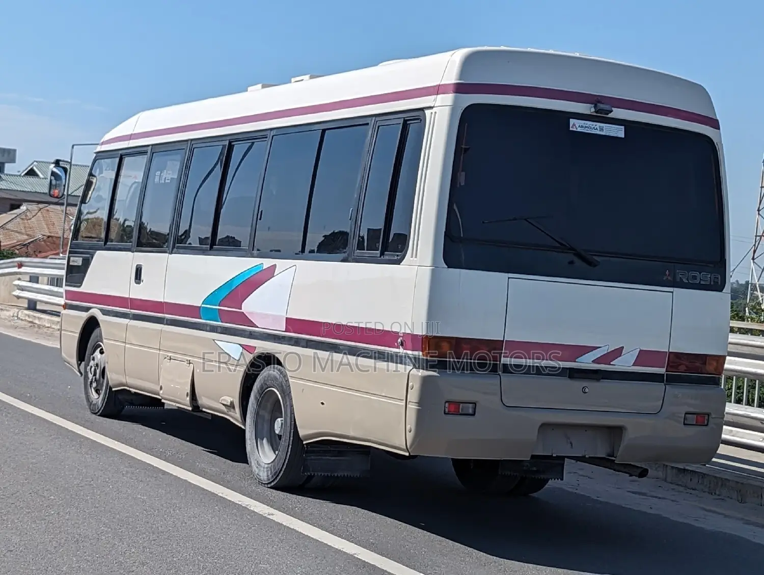Mitsubishi Fuso Rosa 2000 Beige