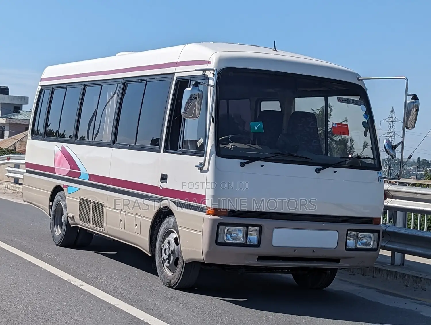 Mitsubishi Fuso Rosa 2000 Beige