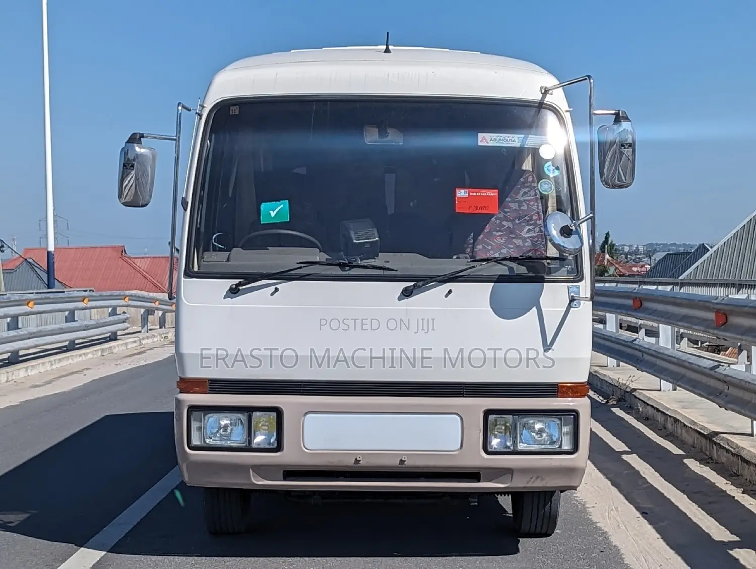 Mitsubishi Fuso Rosa 2000 Beige