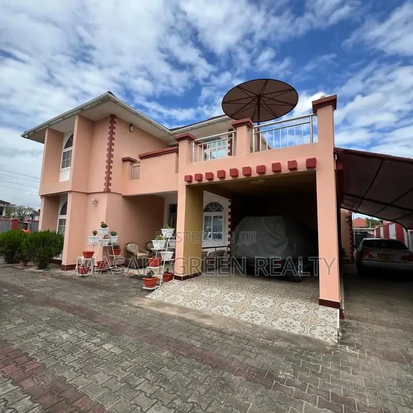 5bdrm House in Mbezi Estate, Kinondoni for sale
