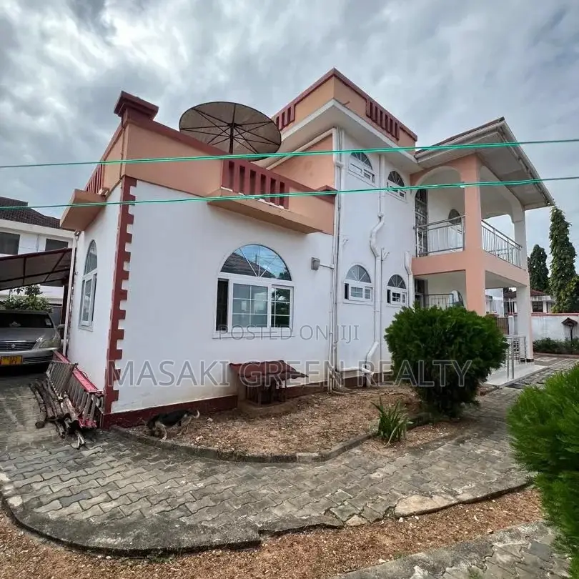 5bdrm House in Mbezi Estate, Kinondoni for sale