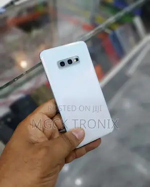 Samsung Galaxy S10e 128 GB White