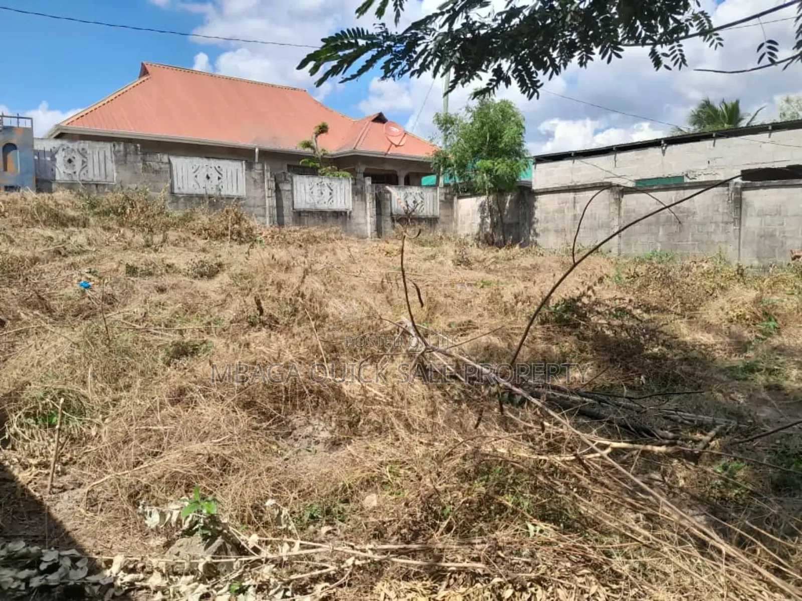 Plot Inauzwa Ipo Ndani Ya Fensi Malamba Mawili Mbezi