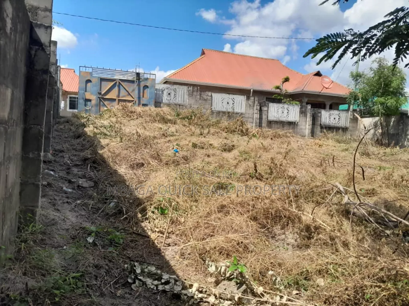Plot Inauzwa Ipo Ndani Ya Fensi Malamba Mawili Mbezi