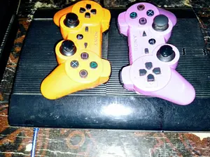 Playstation 3, 8 Games, 2 Pad