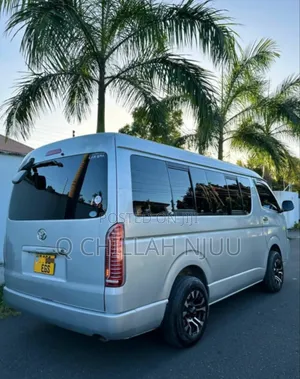 Toyota HiAce 2005 Silver