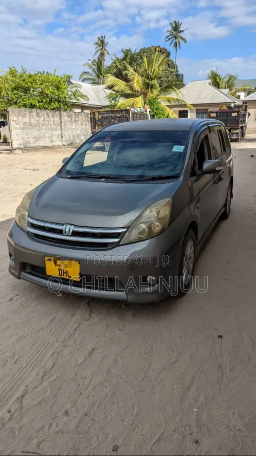 Toyota ISIS 2004 Gray