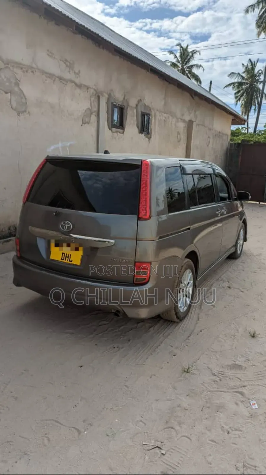 Toyota ISIS 2004 Gray