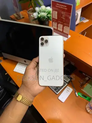 Apple iPhone 11 Pro Max 64 GB Gold