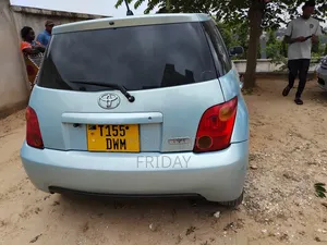 Toyota IST 2004 Blue