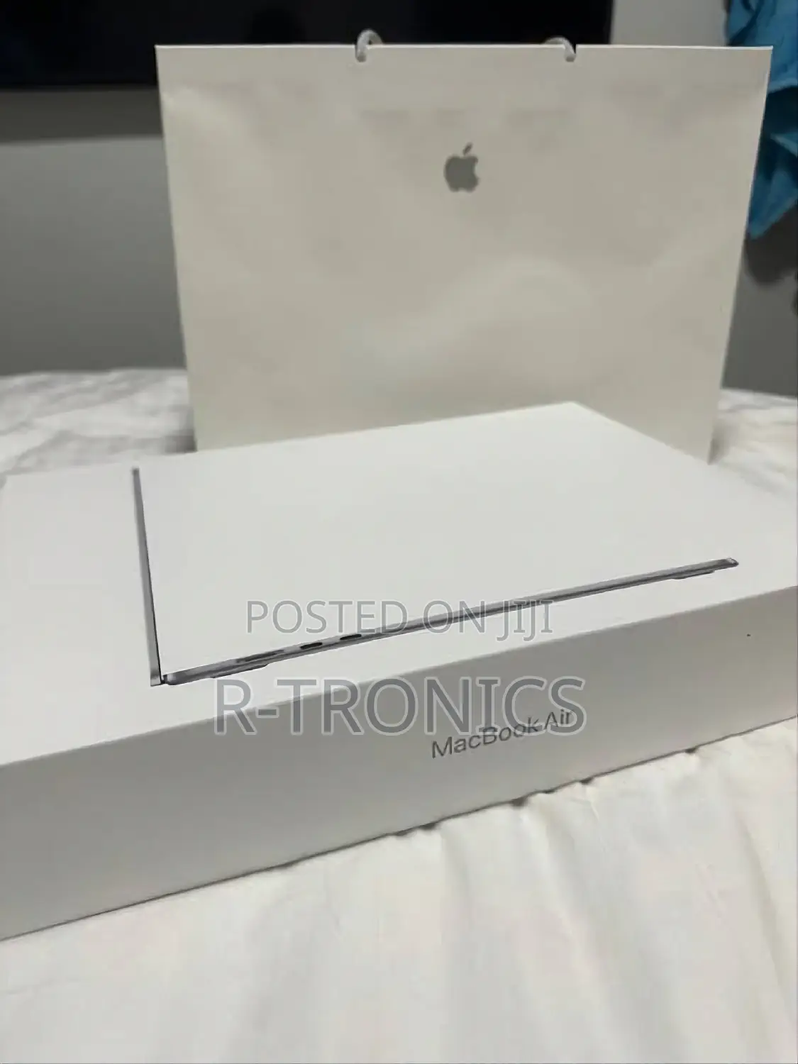 New Laptop Apple MacBook Air 2022 M2 8GB Apple M2 HDD 256GB