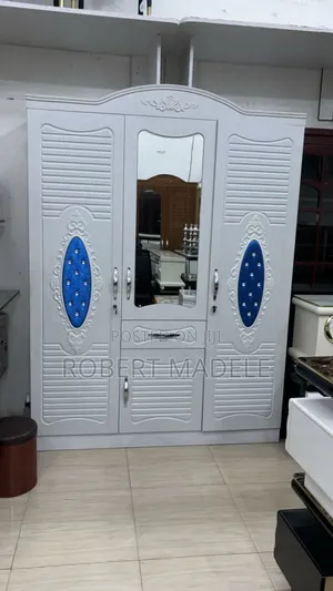 Kabati La Nguo
