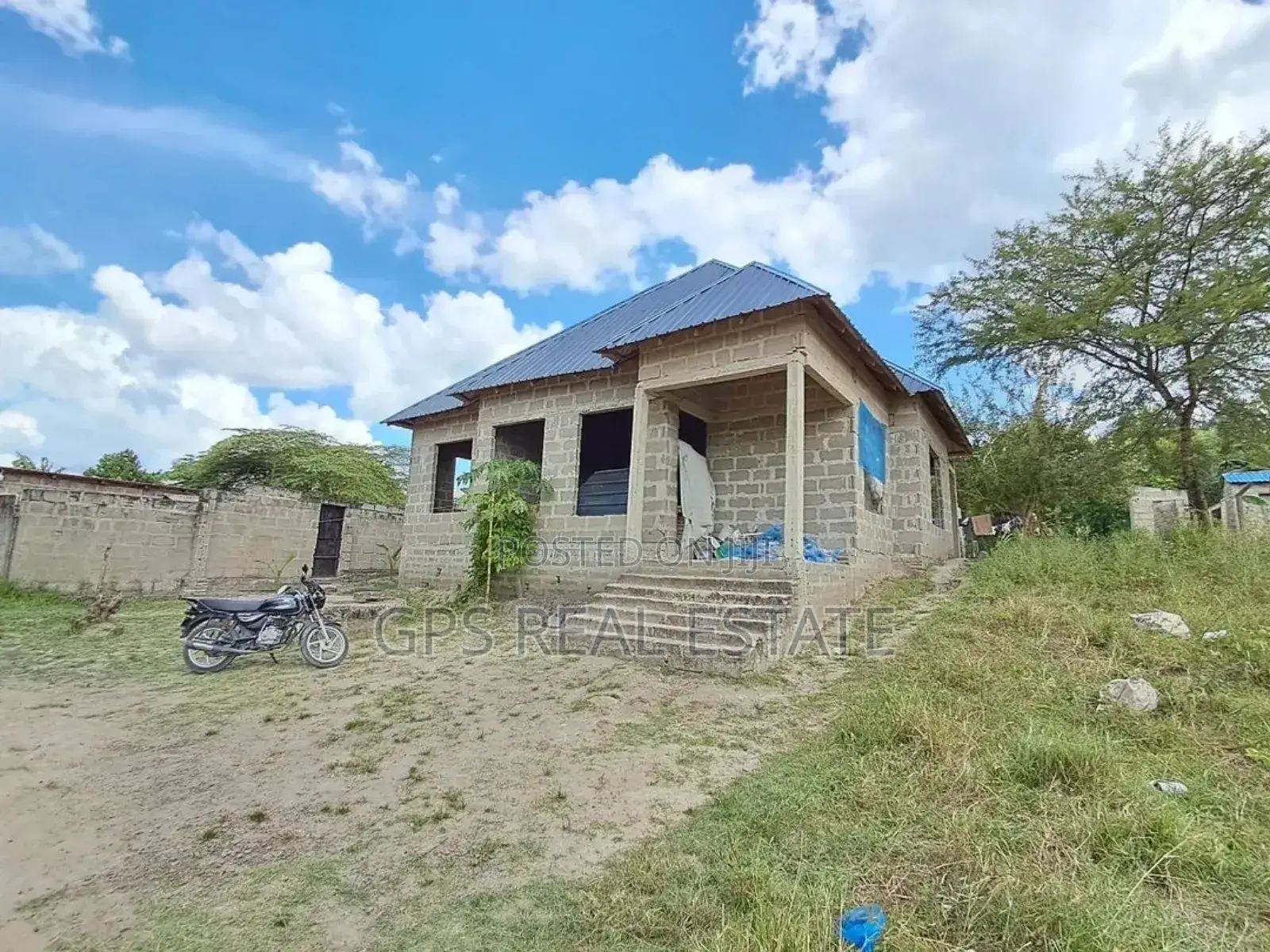 3bdrm House in Kiluvya Kwa Komba, Kinondoni for sale