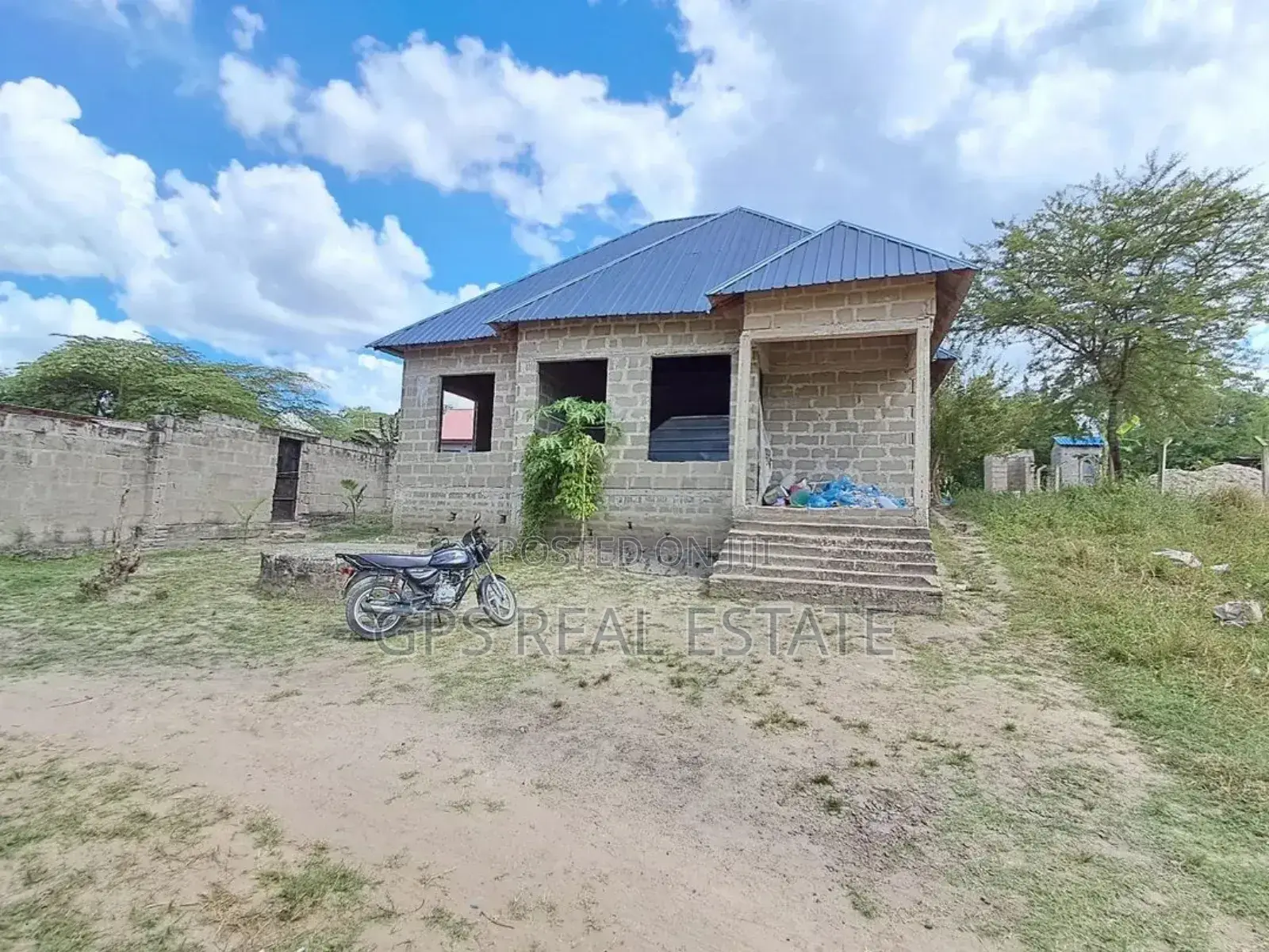 3bdrm House in Kiluvya Kwa Komba, Kinondoni for sale