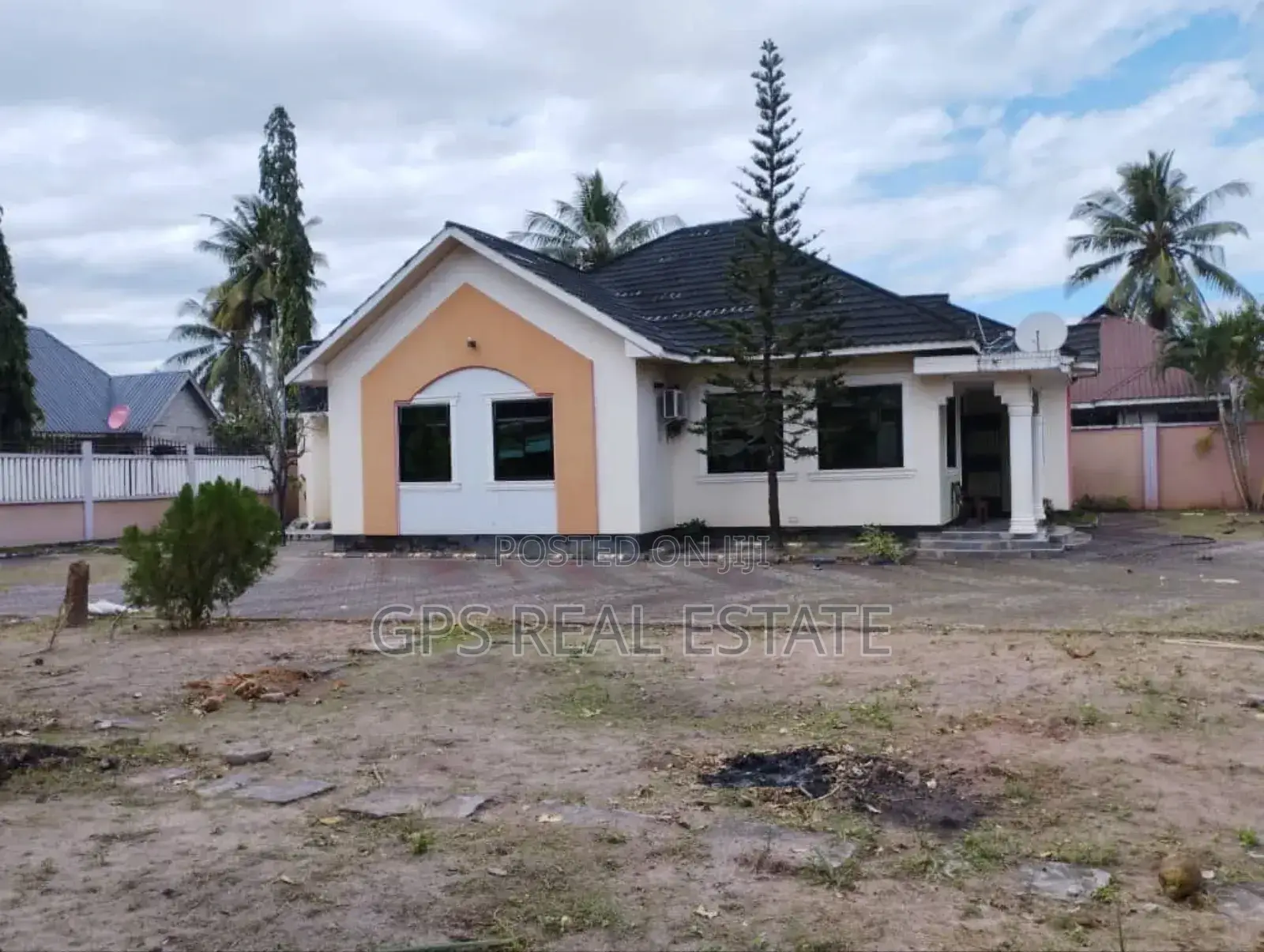3bdrm House in Kivule Frem 10, Ilala for sale
