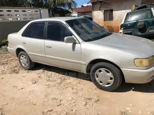 Toyota Corolla 2000 Silver