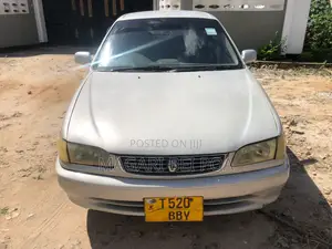 Toyota Corolla 2000 Silver