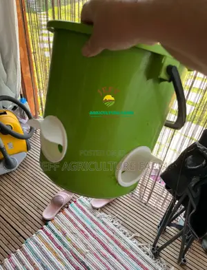 Feeder Za Chakula Kwa Mifugo Yote