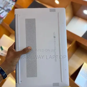 New Laptop HP 250 G10 8GB Intel Core I7 SSD 512GB