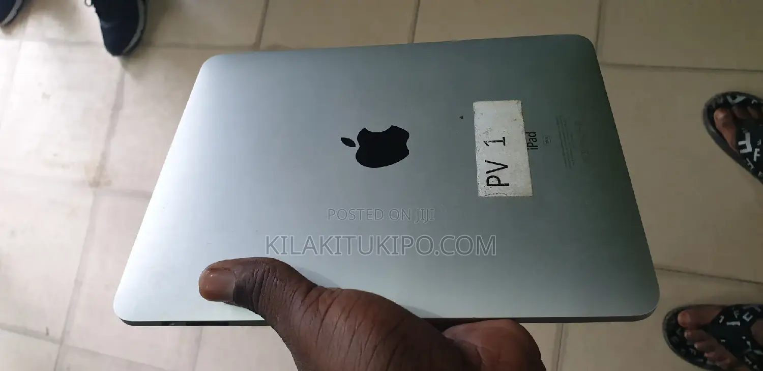 Apple iPad Wi-Fi 16 GB Silver