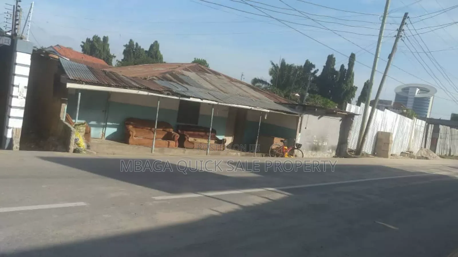8bdrm House in Kinondoni Biafra for sale