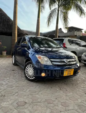 Toyota IST 2003