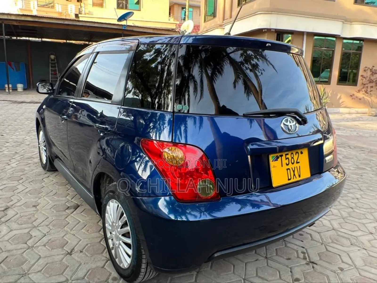 Toyota IST 2003