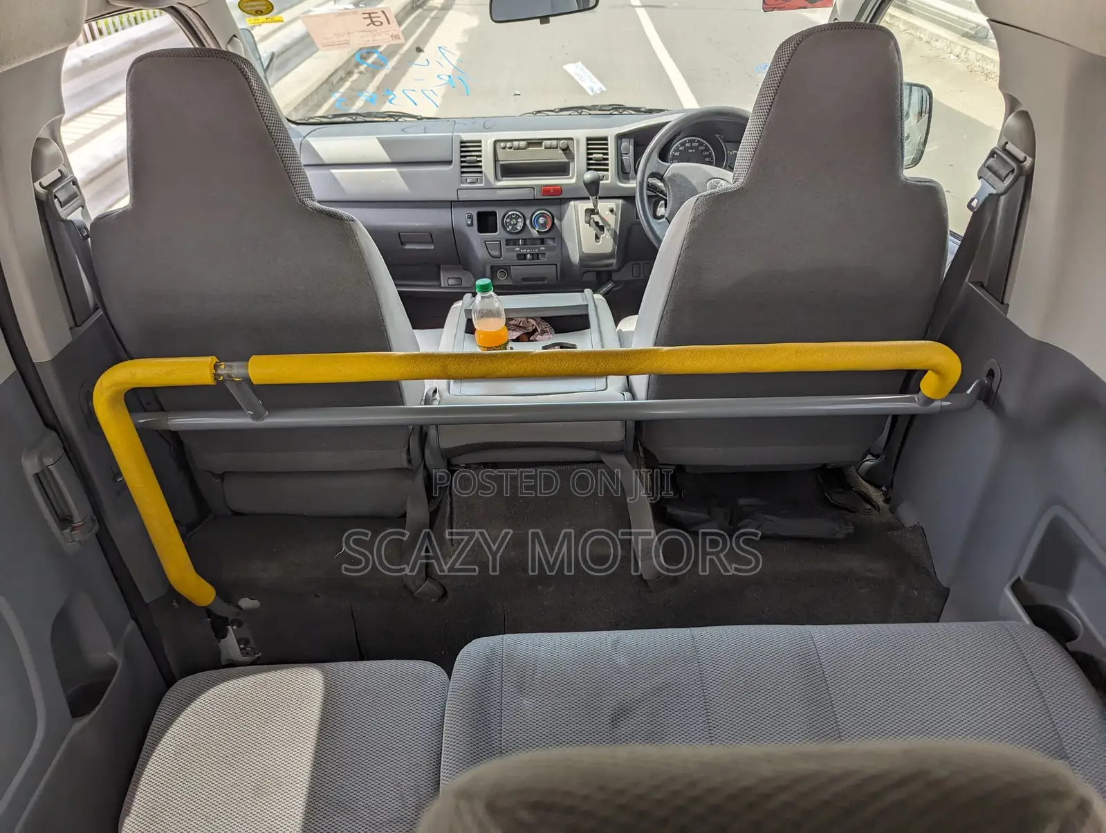 Toyota HiAce 2010 White