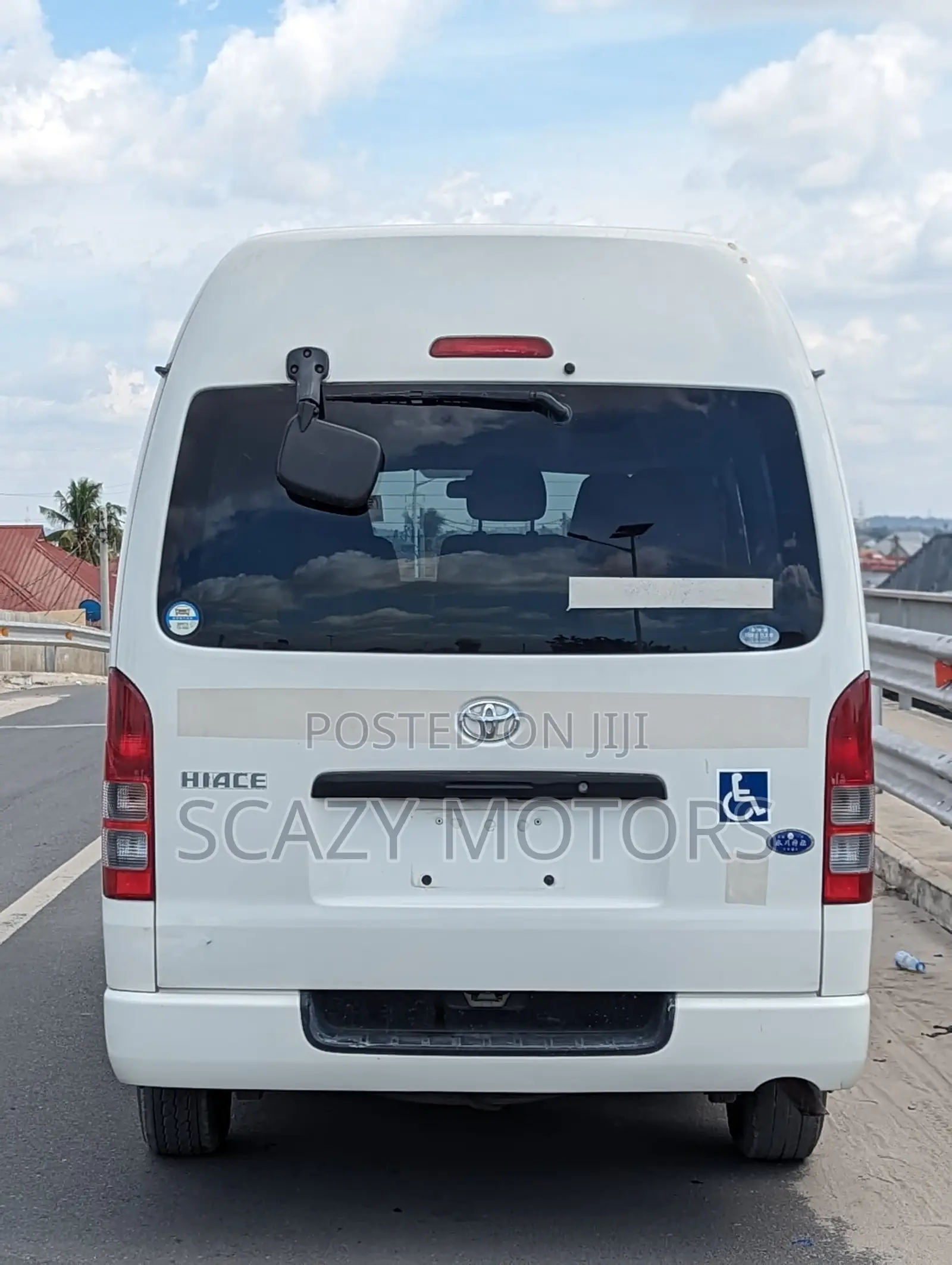 Toyota HiAce 2010 White