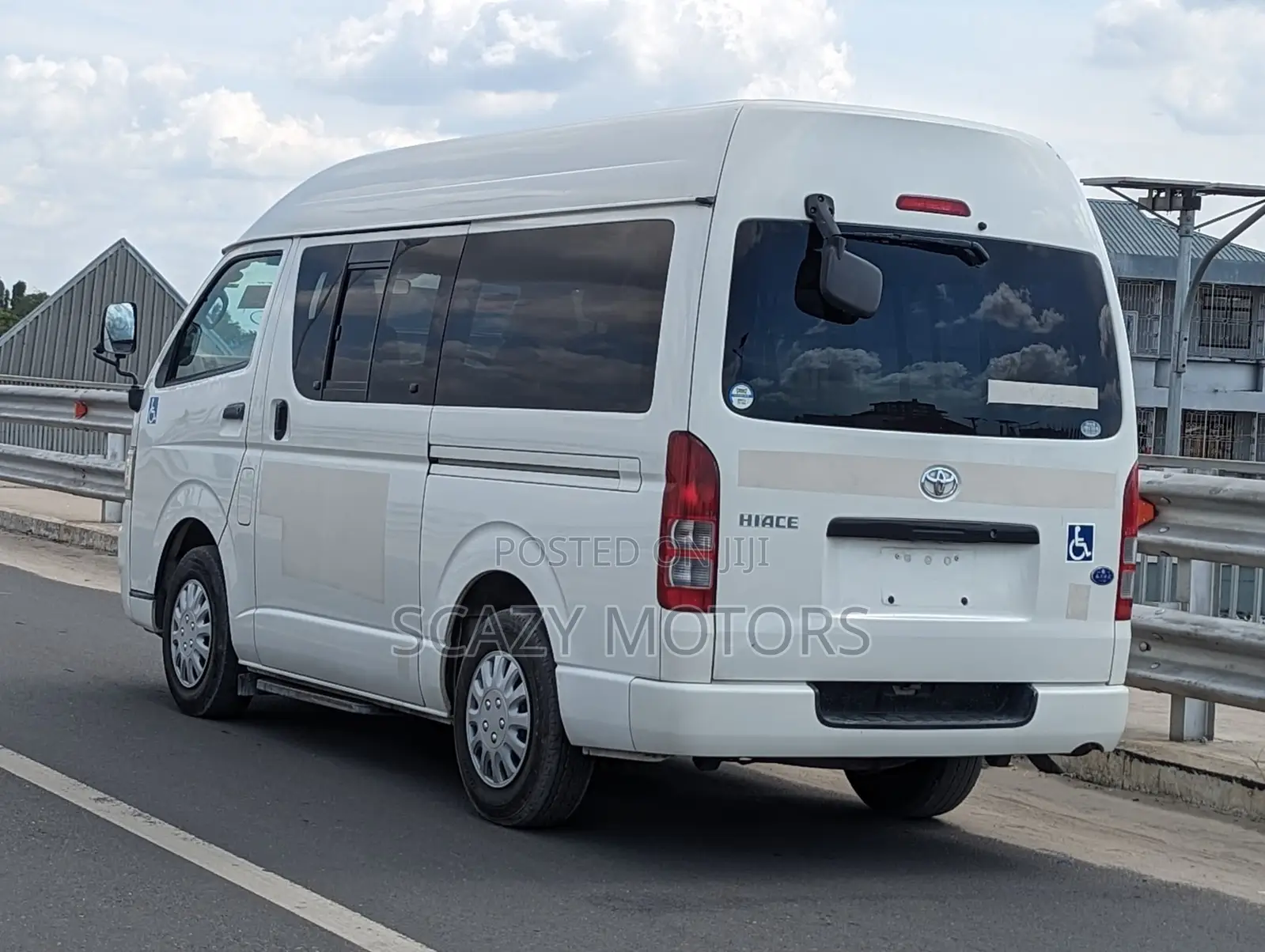 Toyota HiAce 2010 White