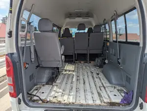 Toyota HiAce 2010 White