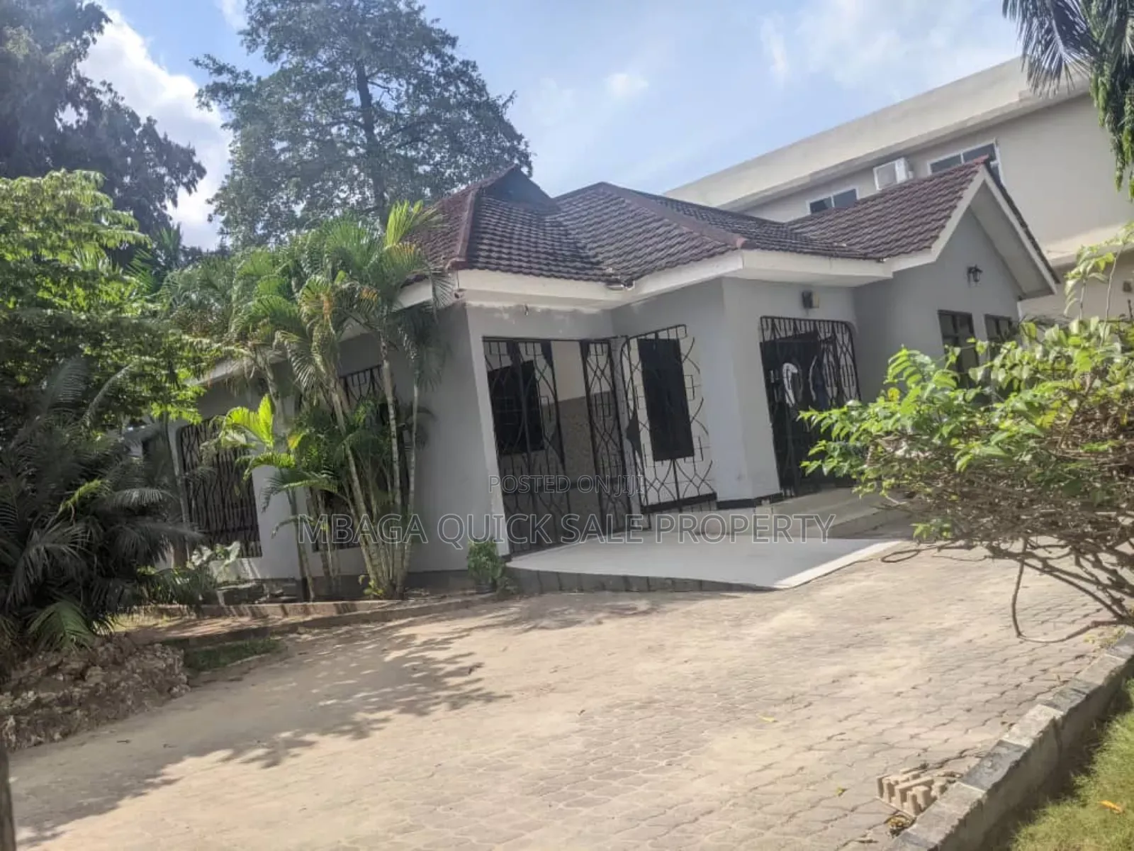 3bdrm House in Mbez Beach for rent