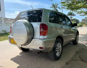 Toyota RAV4 Automatic 2000 Silver