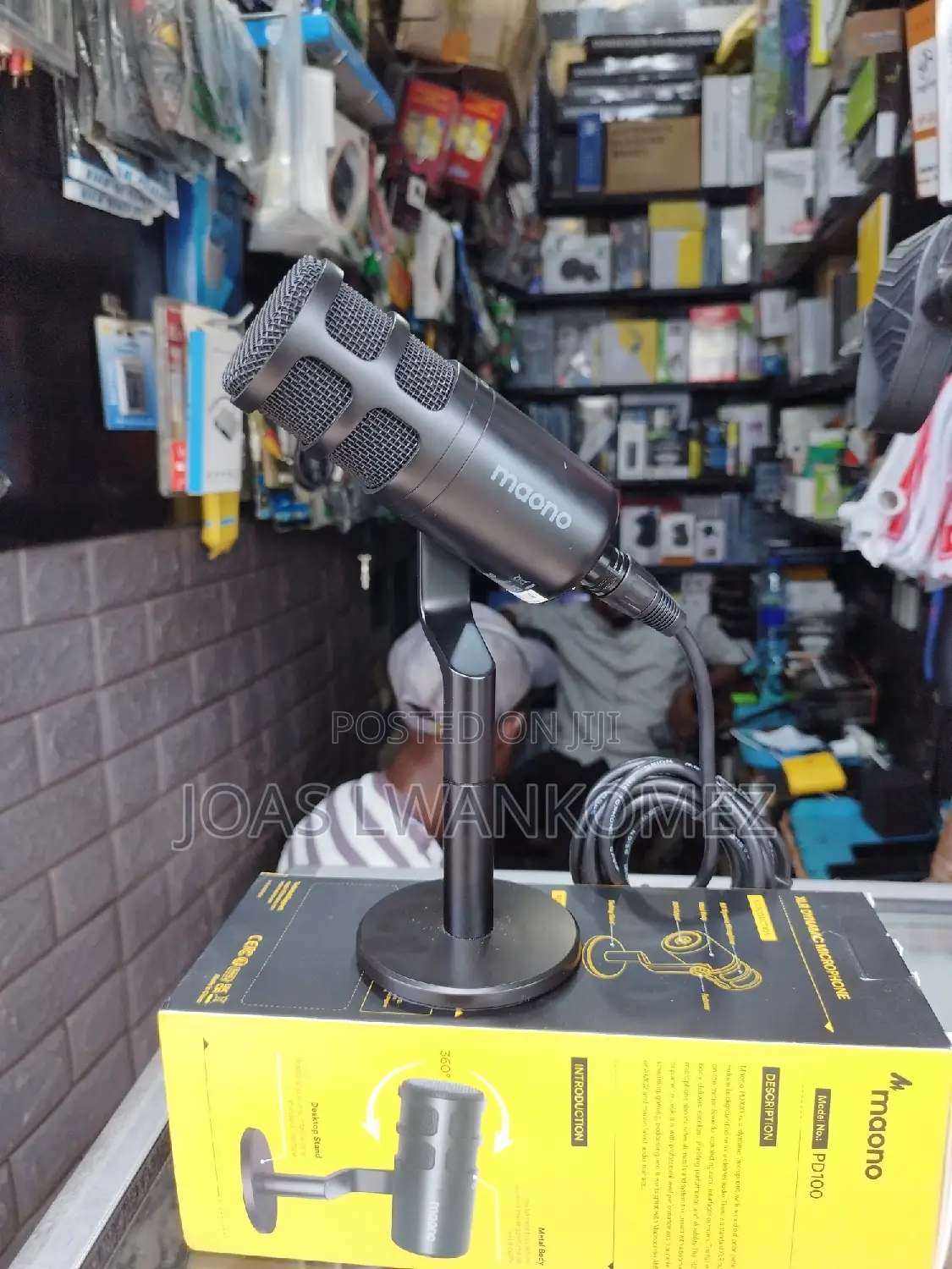 Maono Dynamic Podcast Microphone.