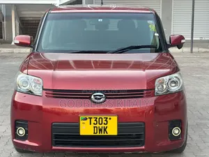 Toyota Corolla Rumion Hatchback 1.5 FWD 2010 Red