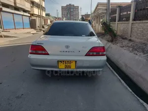 Toyota Cresta 2000 White