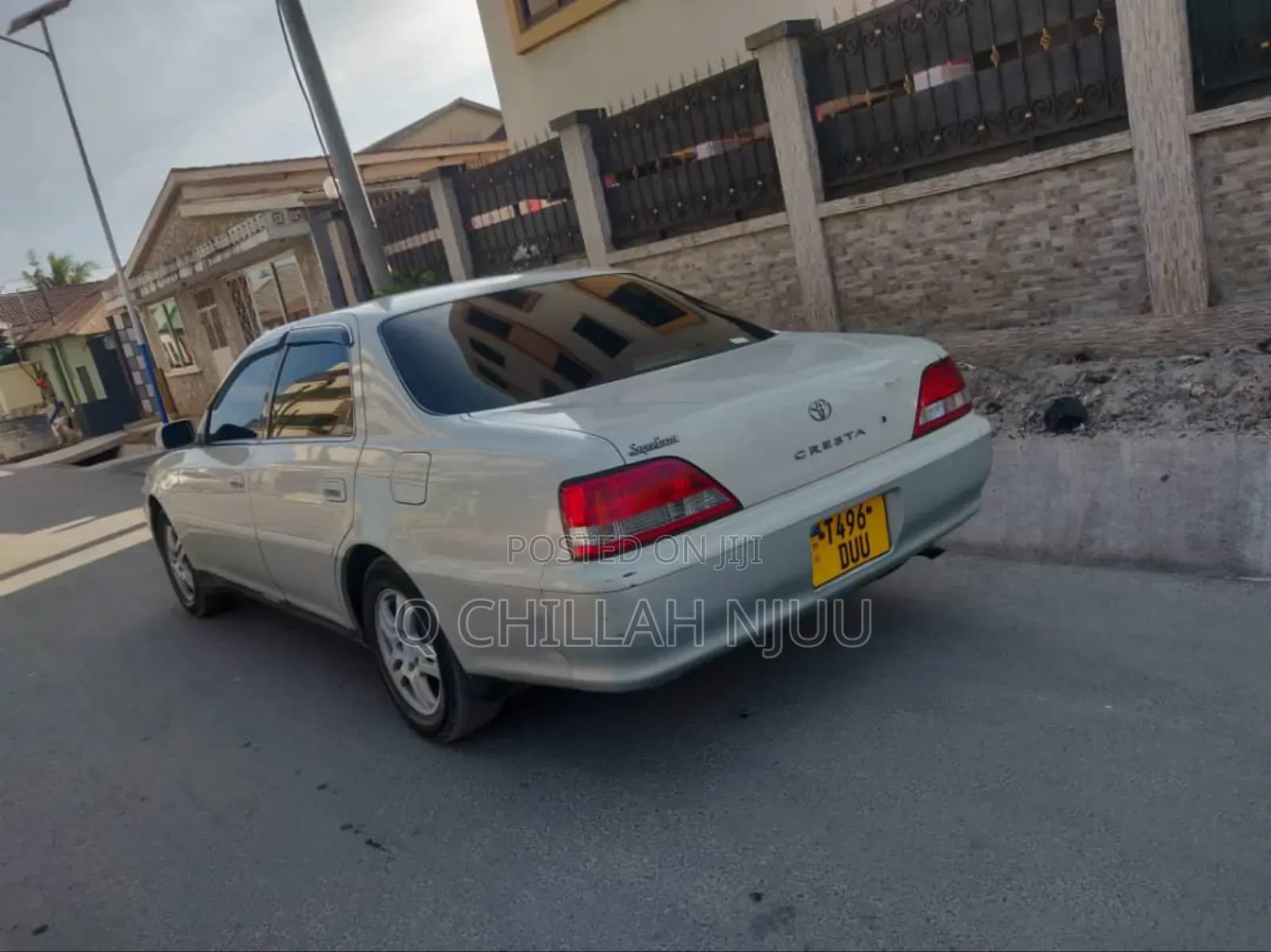 Toyota Cresta 2000 White