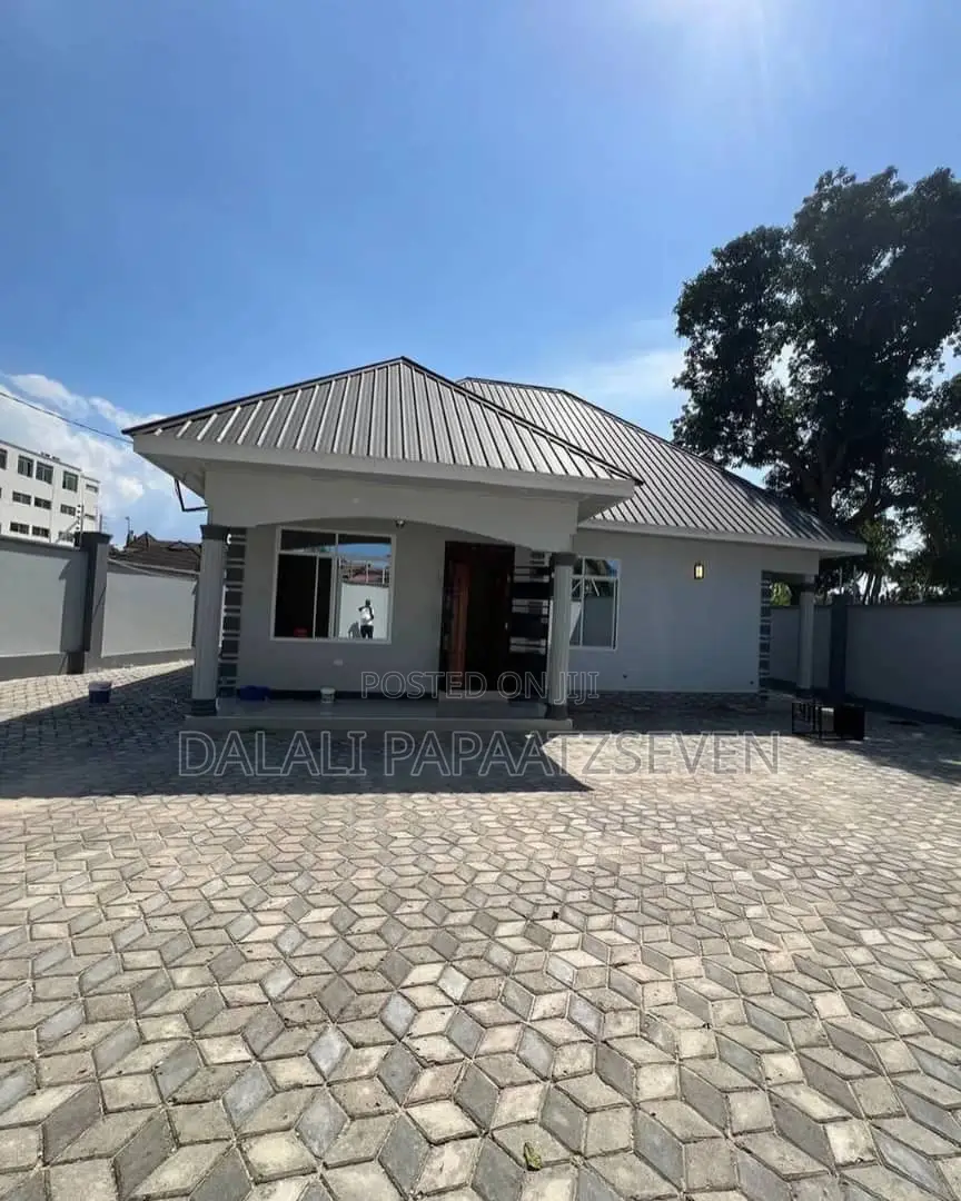 3bdrm House in Dalalipapaatzseven, Kinondoni for rent