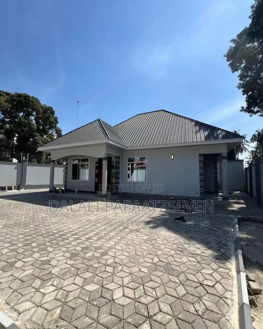 3bdrm House in Dalalipapaatzseven, Kinondoni for rent